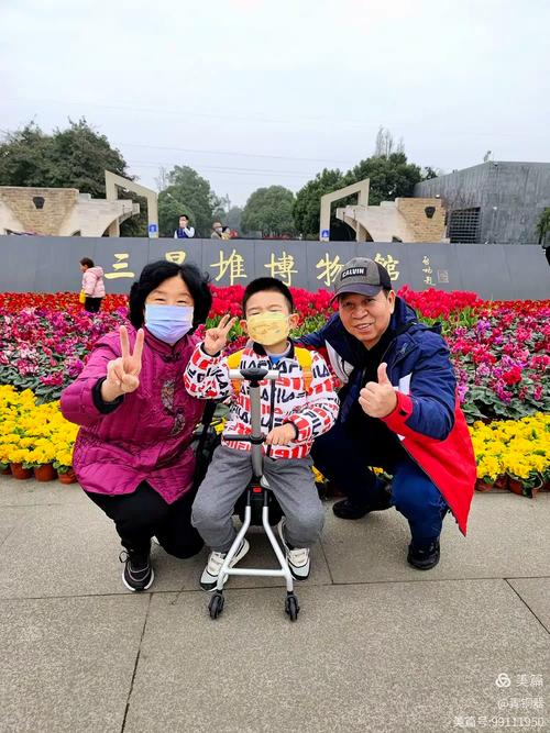陪麟宝游成都 在烟火与诗意的巷陌间，记录“麟宝网络”的成长足迹